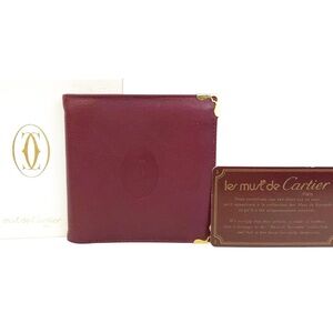 Auth ✅ CARTIER Wallet includes Box and card